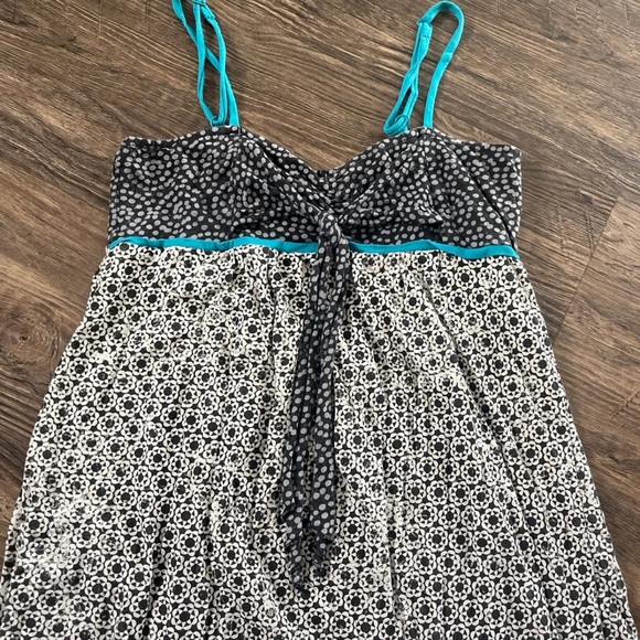 Roxy sundress with adjustable straps - Picture 2 of 3
